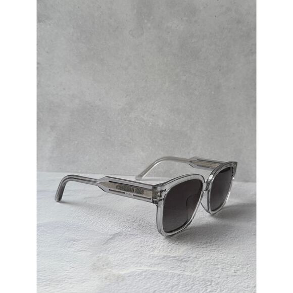 NEW Dior Signature S7F Sunglasses in Grey Transparent main image 5